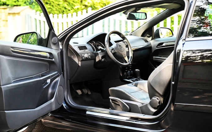 Opel Astra cena 16900 przebieg: 212000, rok produkcji 2010 z Dębno małe 631